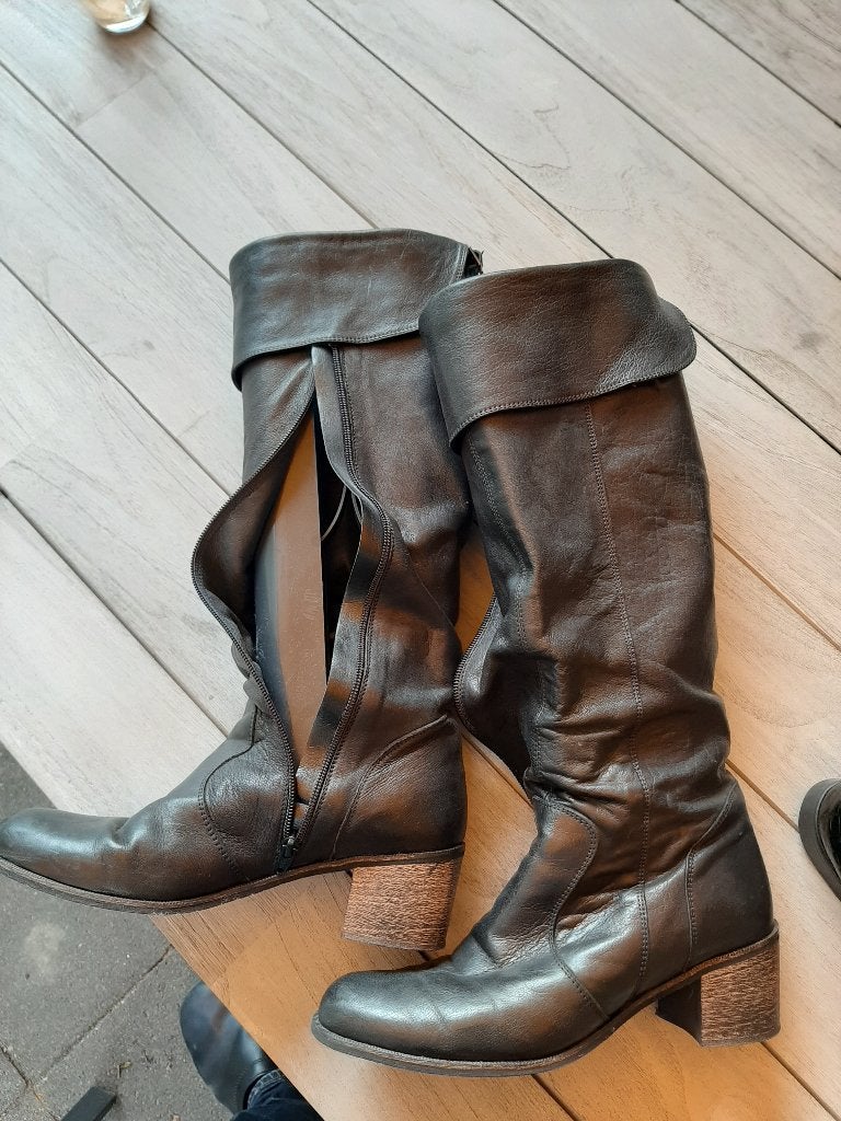 Zwarte laarzen maat 40 en laarzenspanners, Kleding | Dames, Ophalen of Verzenden, Nieuw, Zwart, Hoge laarzen