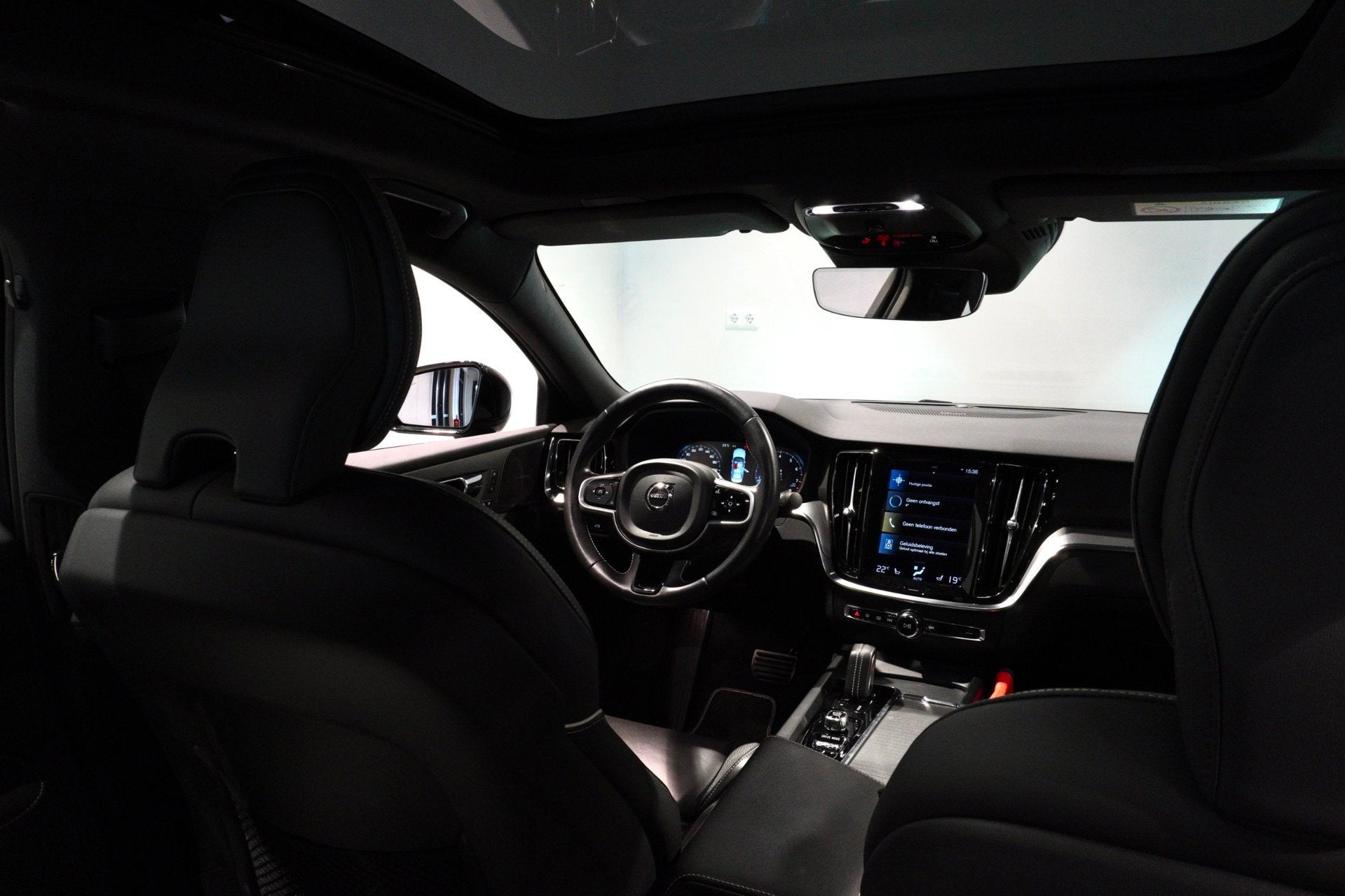 Volvo S60 2.0 B3 R-Design Pano|ACC|Stoel/stuur verwarming, Auto's, Dealer onderhouden, 4 cilinders, 1969 cc, Blauw