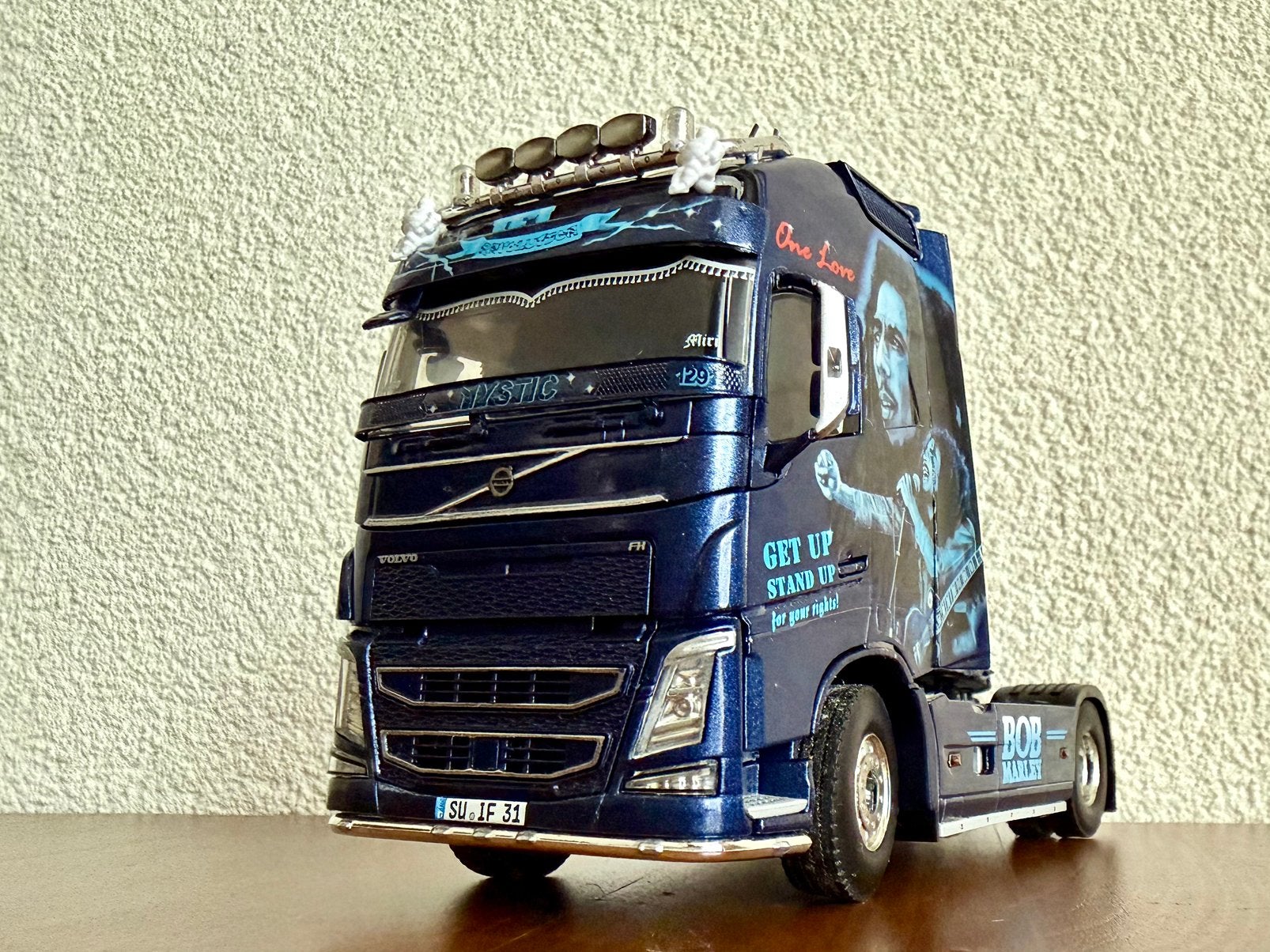 WSI IFL GmbH, Volvo FH04 Globetrotter XL ️️Bob Marley, Ophalen of Verzenden, Zo goed als nieuw, Bus of Vrachtwagen, Wsi