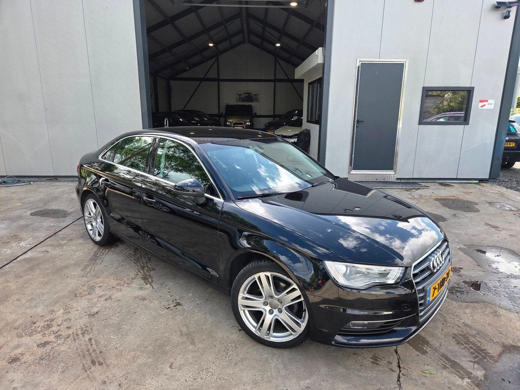 Audi A3 Limousine 1.4 TFSI CoD Ambition Pro Line Plus, Auto's, Audi, Stof, Gebruikt, 4 cilinders, Zwart