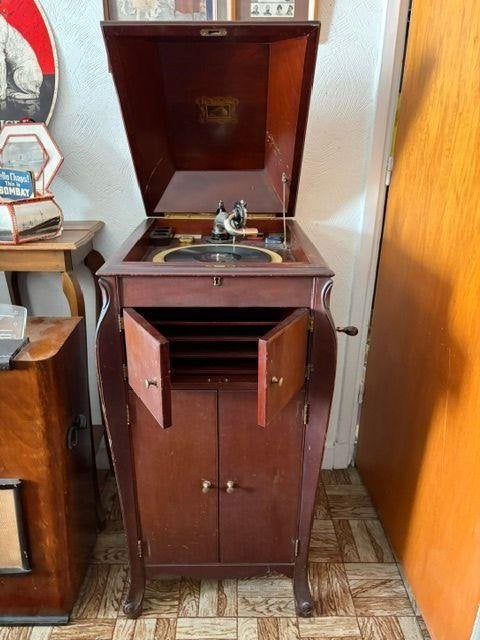 HMV Grammofoon + naalden - veel 78 toeren platen - spelend, Ophalen