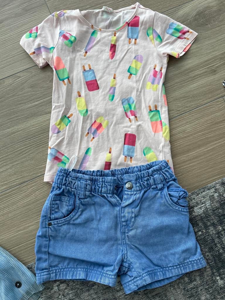 Korte broek en ijsjes shirt maat 122-128, Ophalen of Verzenden, Gebruikt, Meisje, Setje
