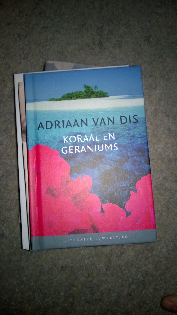 Boek - 327 - Koraal en Geraniums - Adriaan van Dis, Boeken, Ophalen of Verzenden, Zo goed als nieuw