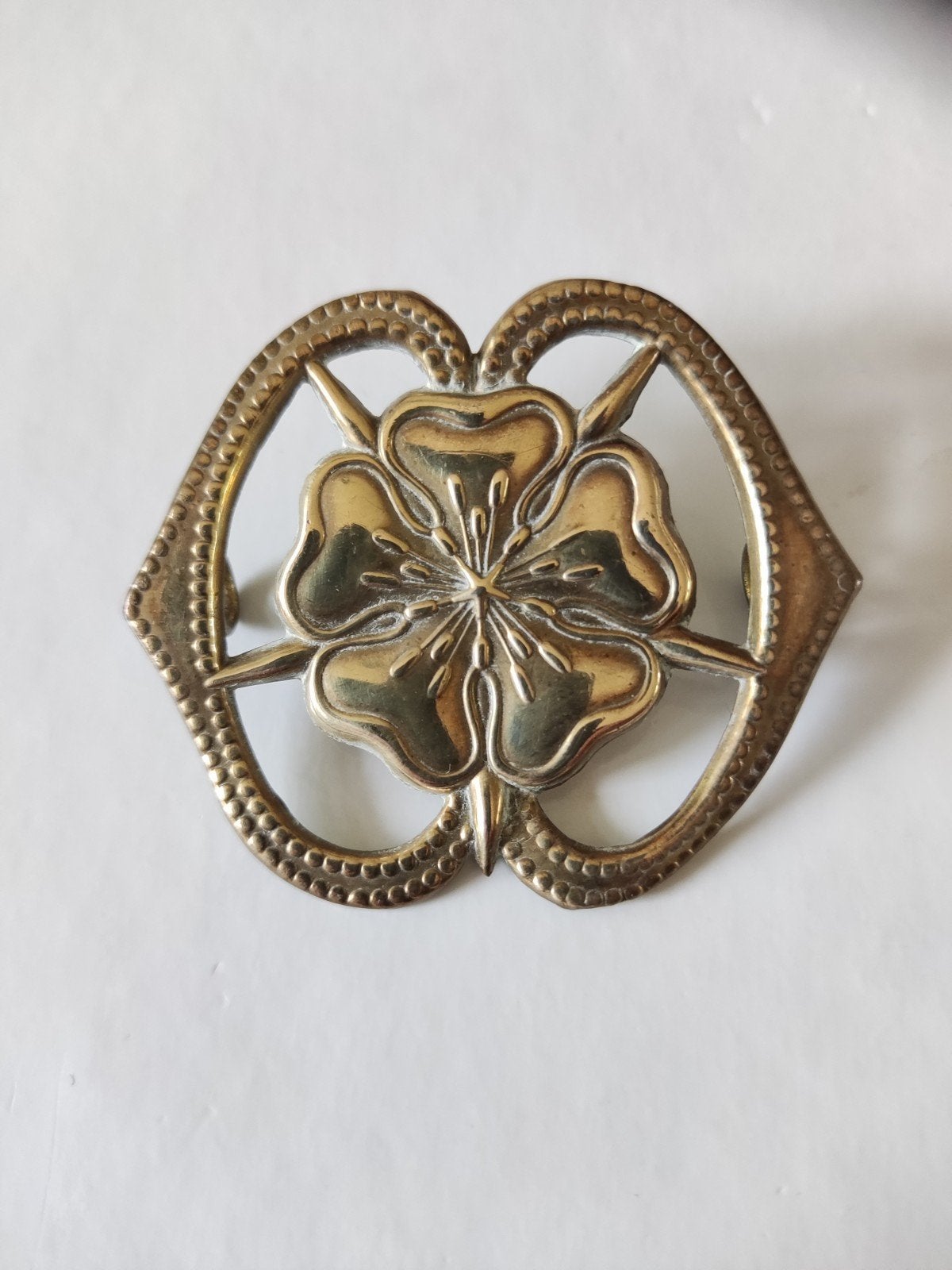 Baretembleem Milva, Hoornse aanmaak, 1e model, Verzamelen, Ophalen of Verzenden, Landmacht, Nederland, Embleem of Badge