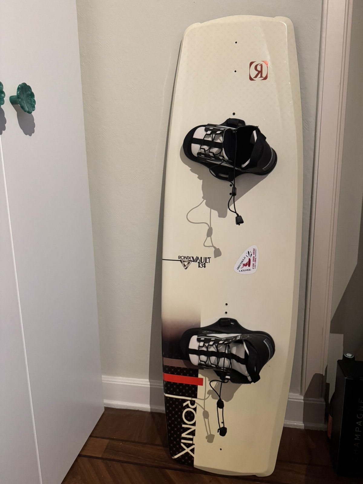 Wakeboard Ronix vault 134 inclusief bindingen obrien, Watersport en Boten, Wakeboarden, Ophalen, Gebruikt, Board en Schoenen
