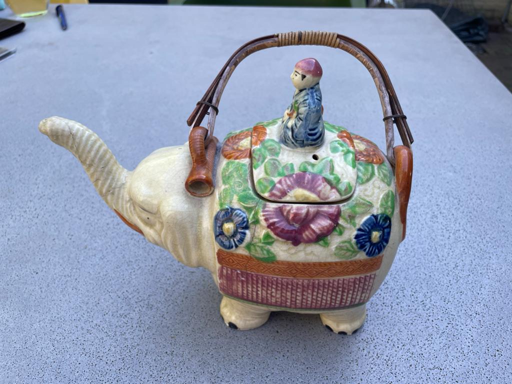 Antieke Olifant Theepot - Uniek Verzamelaarsstuk, Antiek en Kunst, Ophalen of Verzenden