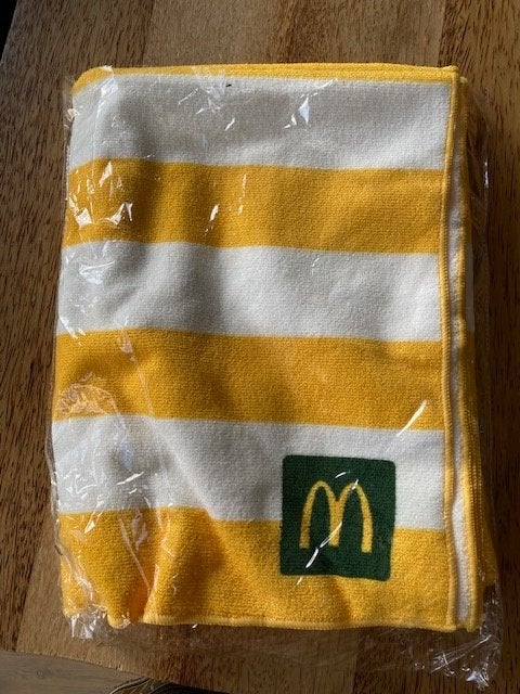 McDonald's strandlaken, Ophalen of Verzenden, Nieuw, Overige kleuren, Handdoek