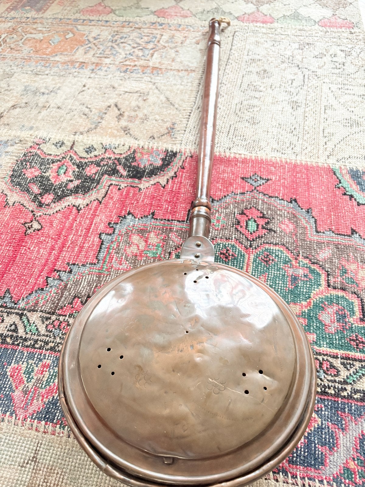 Antieke Koperen Beddenpan (18e eeuw) met Houten Steel, Antiek en Kunst, Ophalen of Verzenden, Koper