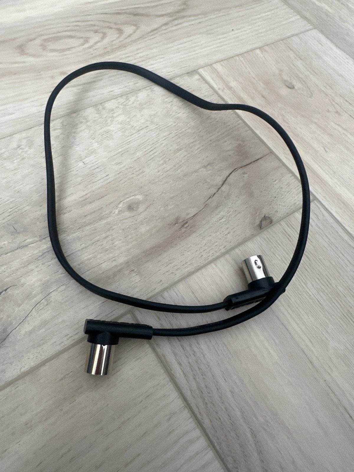 MIDI Kabel 5-pins DIN haaks - Korte lengte, Ophalen of Verzenden, Gebruikt, Apparatuur
