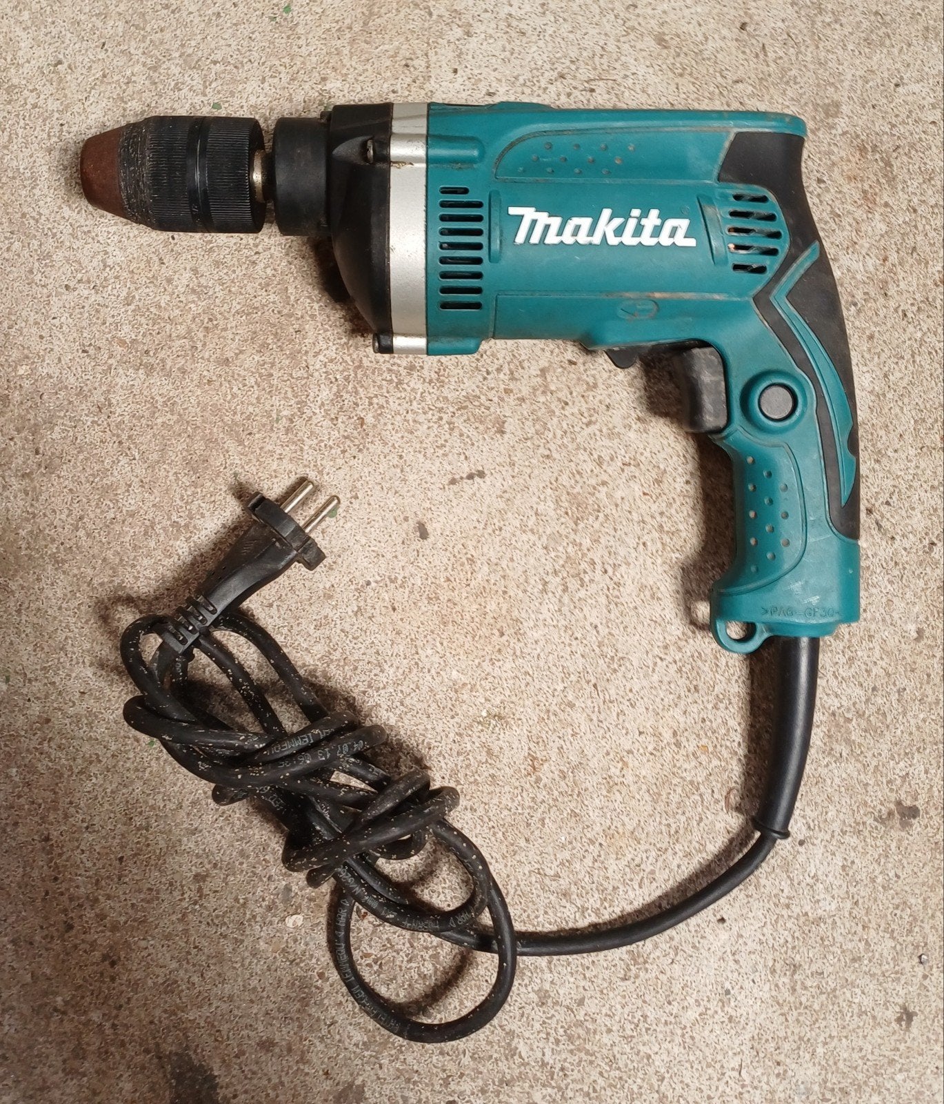 Makita HP1631 Klopboormachine 710W - Gebruikt, Boormachine, Ophalen of Verzenden, Variabele snelheid, Gebruikt