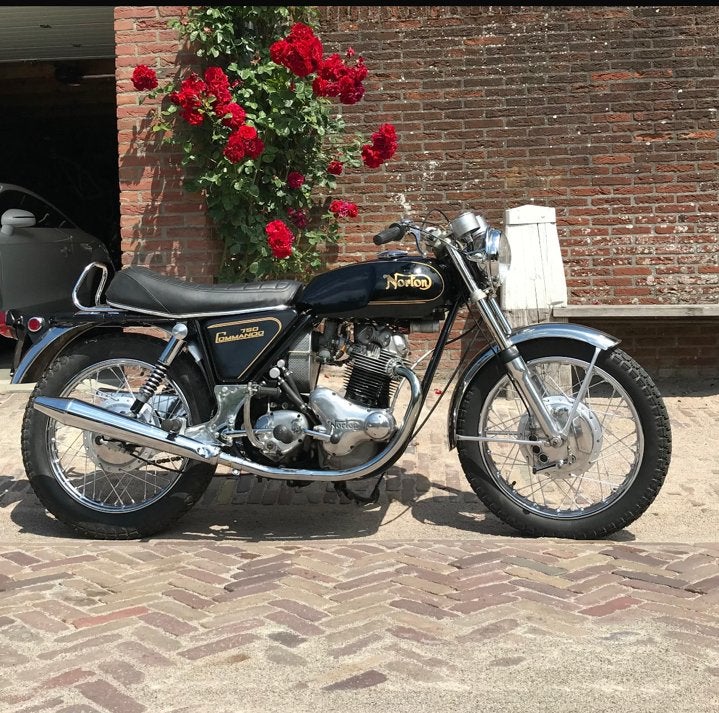 Klassieke Norton Commando motorfiets - Zwart, goed onderhoud, 2 cilinders, Motorrijbewijs A, Gebruikt, Meer dan 35 kW