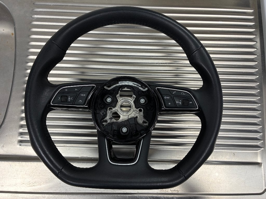 AUDI A3 / Q2 afgevlakt leder stuur met knoppen - 8V0419091 !, Verzenden, Gebruikt, Audi