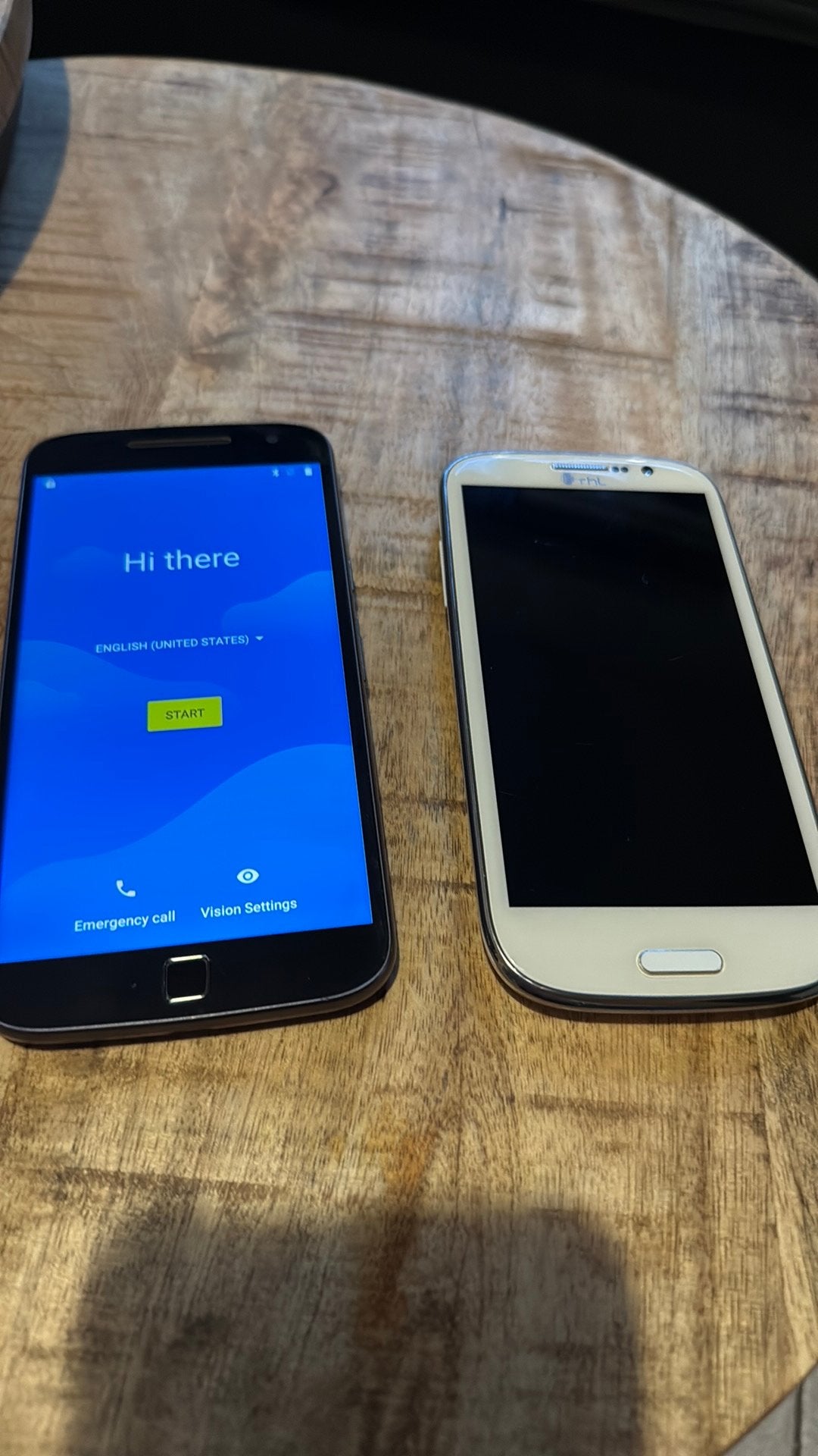 2 telefoons voor onderdelen, Ophalen, Overige modellen, Niet werkend, Zonder abonnement