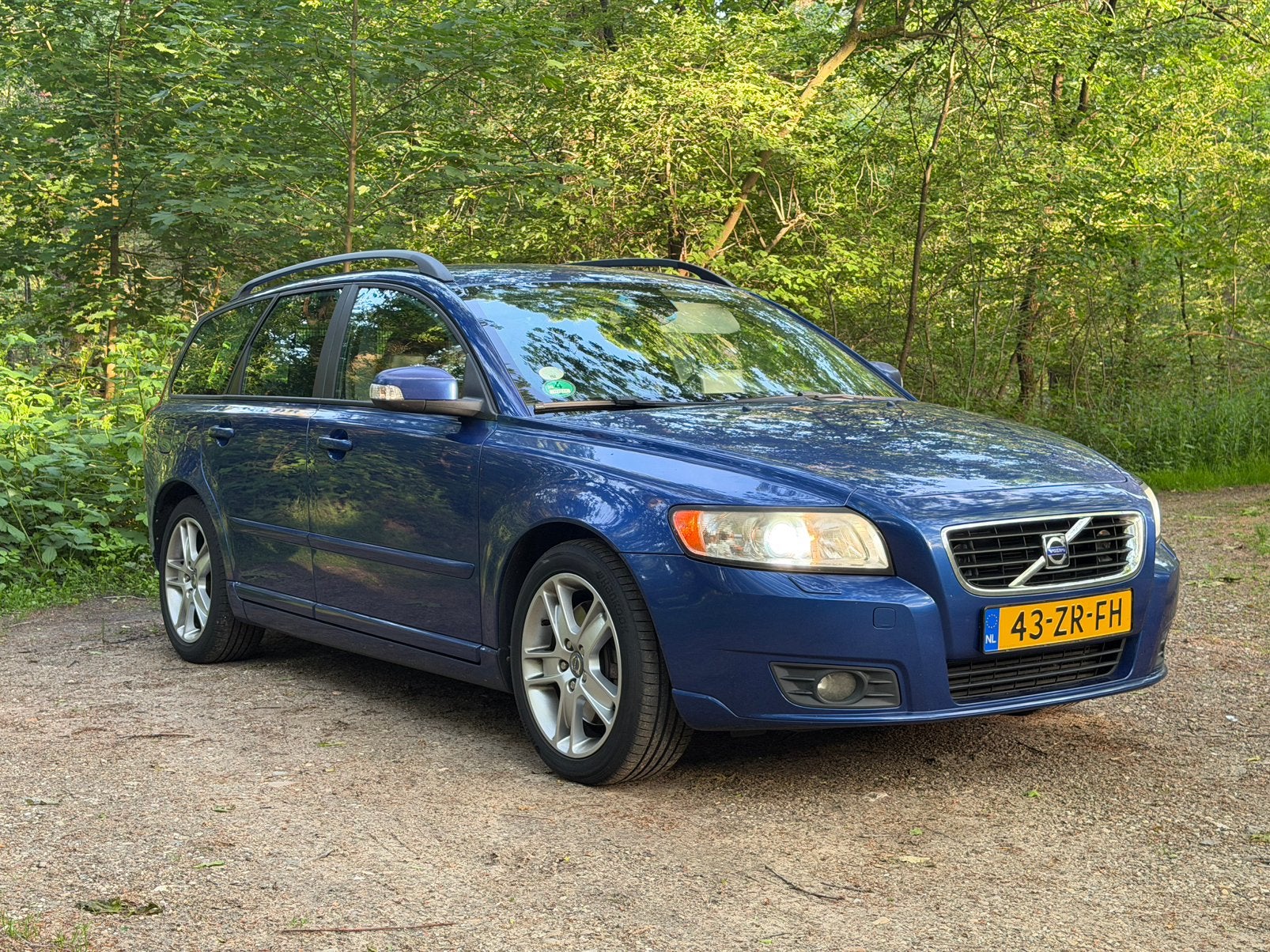 Volvo V50 2.4 D5 Geartronic, Nwe apk, Xenon, stoelverwarming, Auto's, Zwart, 1436 kg, Stationwagon, Diesel
