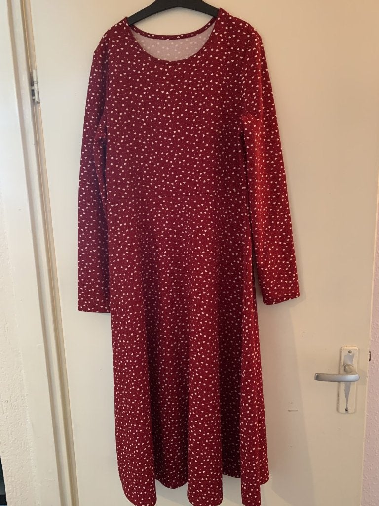 Rode jurk met witte hartjes. Merkloos. Maat L, Maat 42/44 (L), Ophalen of Verzenden, Boven de knie, Rood