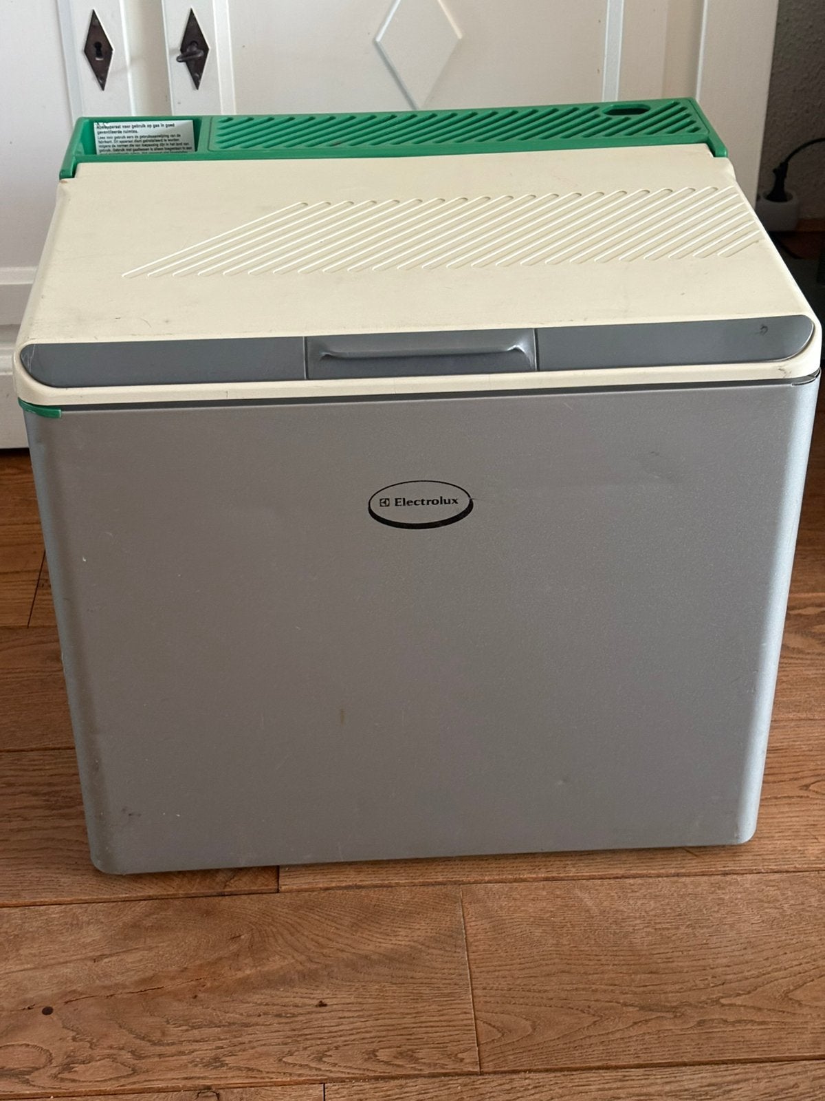 Koelbox elektrolux 220/12/gas, Ophalen, Zo goed als nieuw, Elektrisch