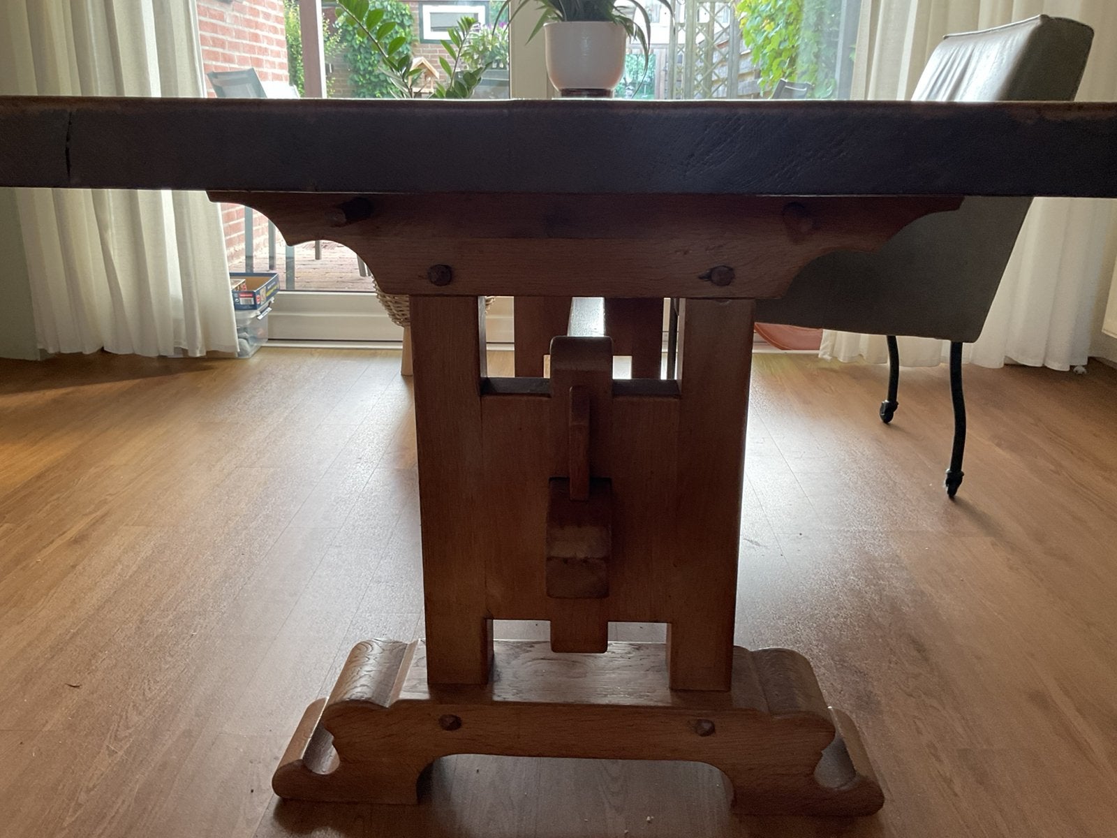 Eethoektafel, Ophalen