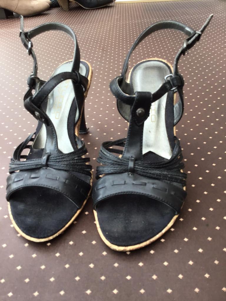 Pumps 36 zwart met bandjes, Ophalen of Verzenden, Zo goed als nieuw, Zwart
