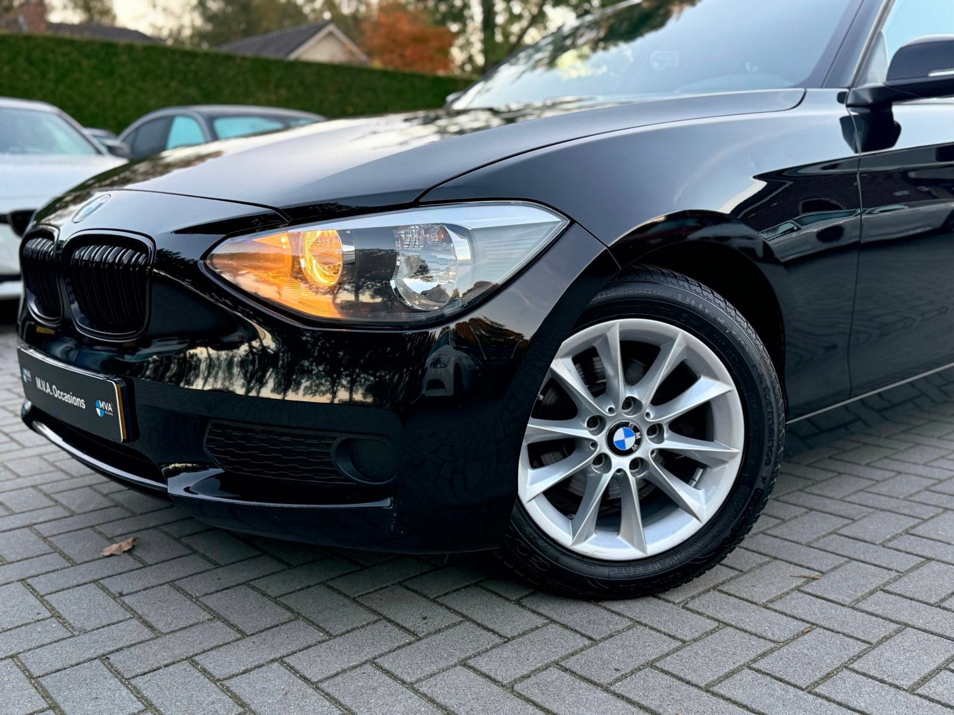 BMW 1-serie 114i Business|Nieuwe Ketting + Klepseals|Stoelve, Auto's, 1-Serie, Euro 5, Gebruikt, Zwart