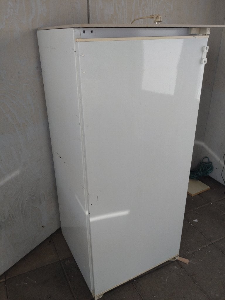 Koelkast 200 liter, gratis afhalen, prima werkend, Witgoed en Apparatuur, Koelkasten en IJskasten, Ophalen, 120 tot 140 cm, 200 liter of meer
