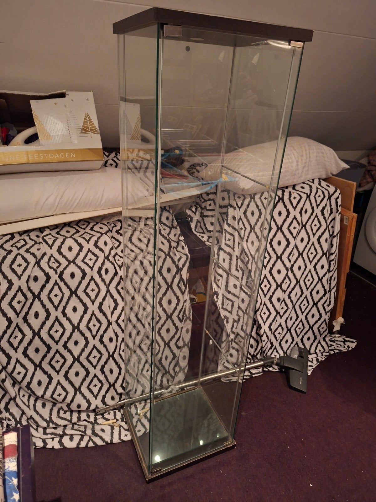 Vitrine kast vierkant 30/30 hoog 180 cm glasplaat, Ophalen, 50 tot 100 cm, Zo goed als nieuw, 150 tot 200 cm