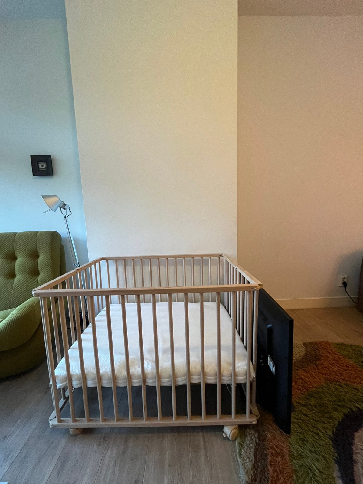 Houten box 100x74 in hoogte verstelbaar, Ophalen, Zo goed als nieuw, In hoogte verstelbaar