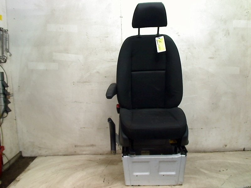 Stoel Links Voor Mercedes-Benz Sprinter 5t (907.6) 2023, Gebruikt, Mercedes-Benz AG, Mercedes-Benz, Mercedesstraße 120, Stuttgart 70372, , Duitsland