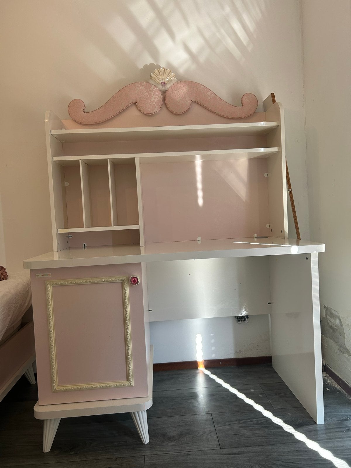 Complete kinderkamer: bed, bureau en nachtkastje, Kinderen en Baby's, Kinderkamer | Complete kinderkamers, Ophalen, Gebruikt, Meisje