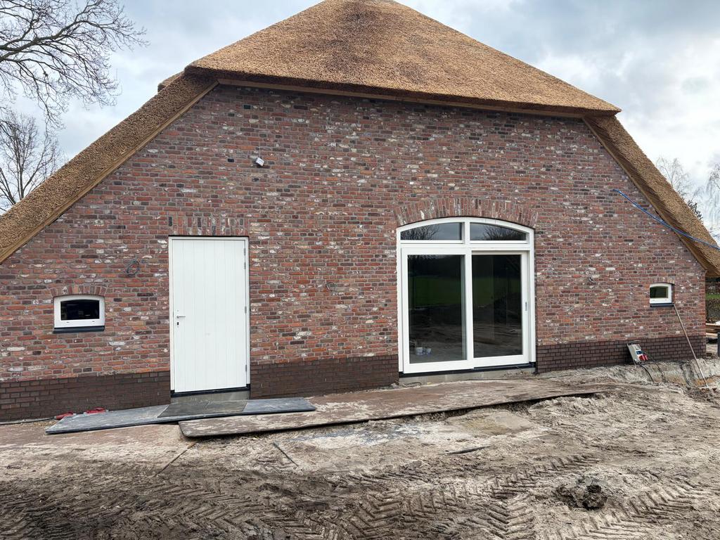 Oude vormbak rode bruine stenen 22 x 5.5 250M2 1 partij!