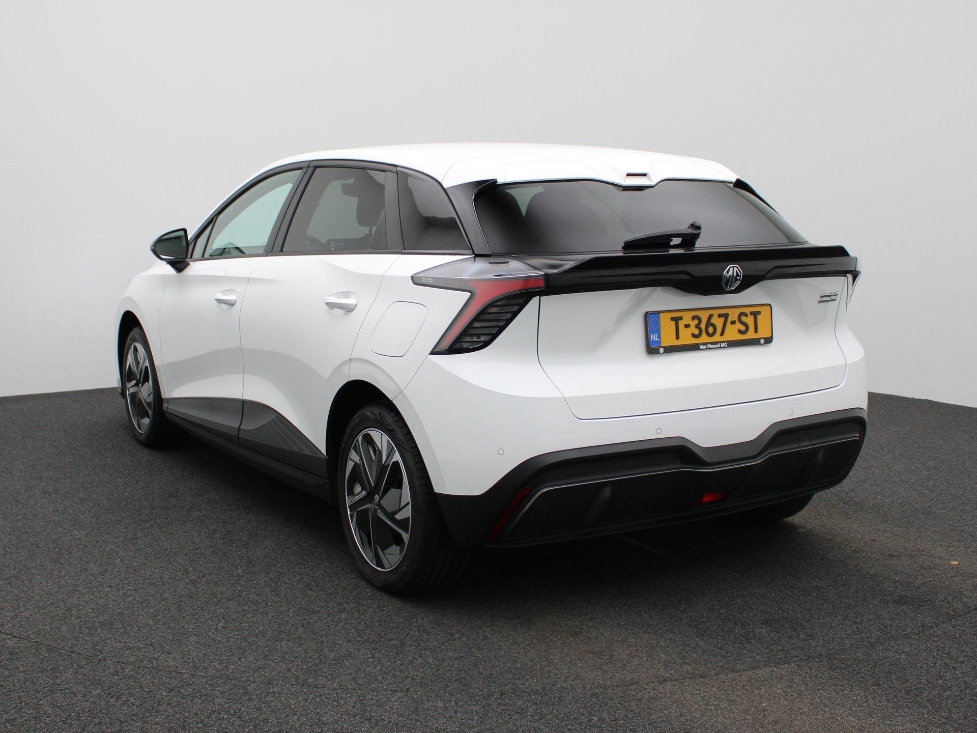 MG MG4 Electric Comfort 64 kWh | Automaat | Navigatie | Clim, Auto's, Achterwielaandrijving, Gebruikt, Leder en Stof, Wit
