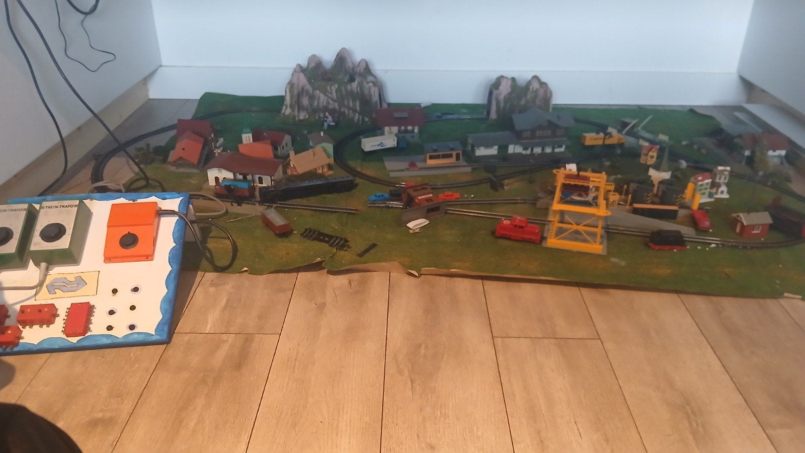 Grote verzameling modelspoorbaan: treinen, rails, gebouwen, Ophalen, Gebruikt, Gelijkstroom, Overige merken