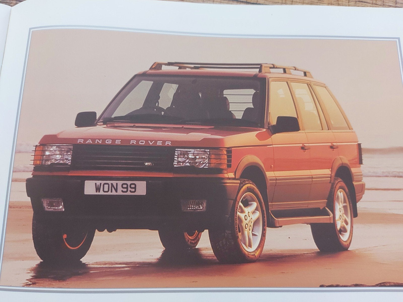 Dikke UK Range Rover folder + specificaties, Boeken, Auto's | Folders en Tijdschriften, Ophalen of Verzenden, Zo goed als nieuw