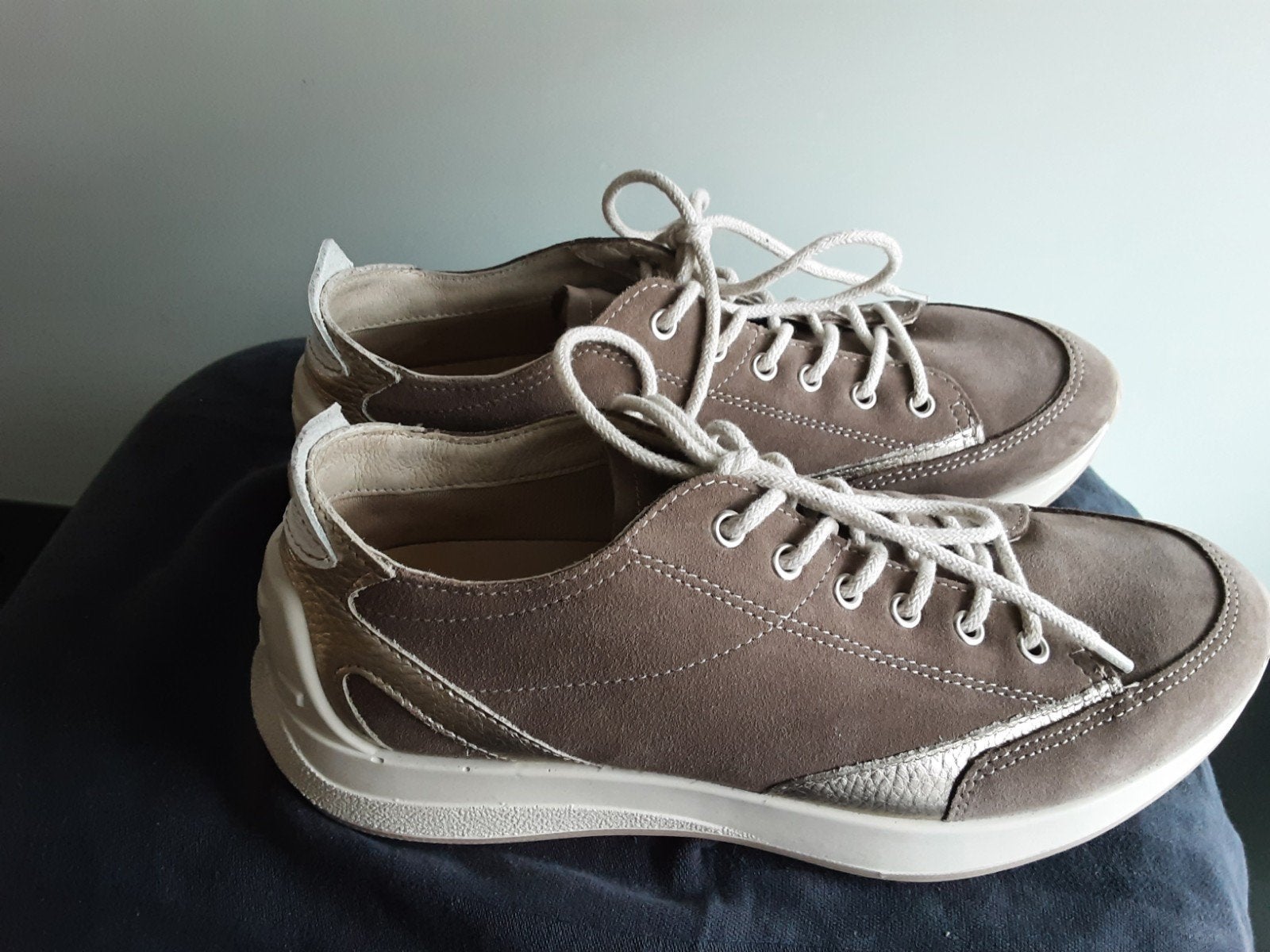 Feyn damessneaker taupe maat 40, Ophalen, Zo goed als nieuw, Bruin, Sneakers of Gympen