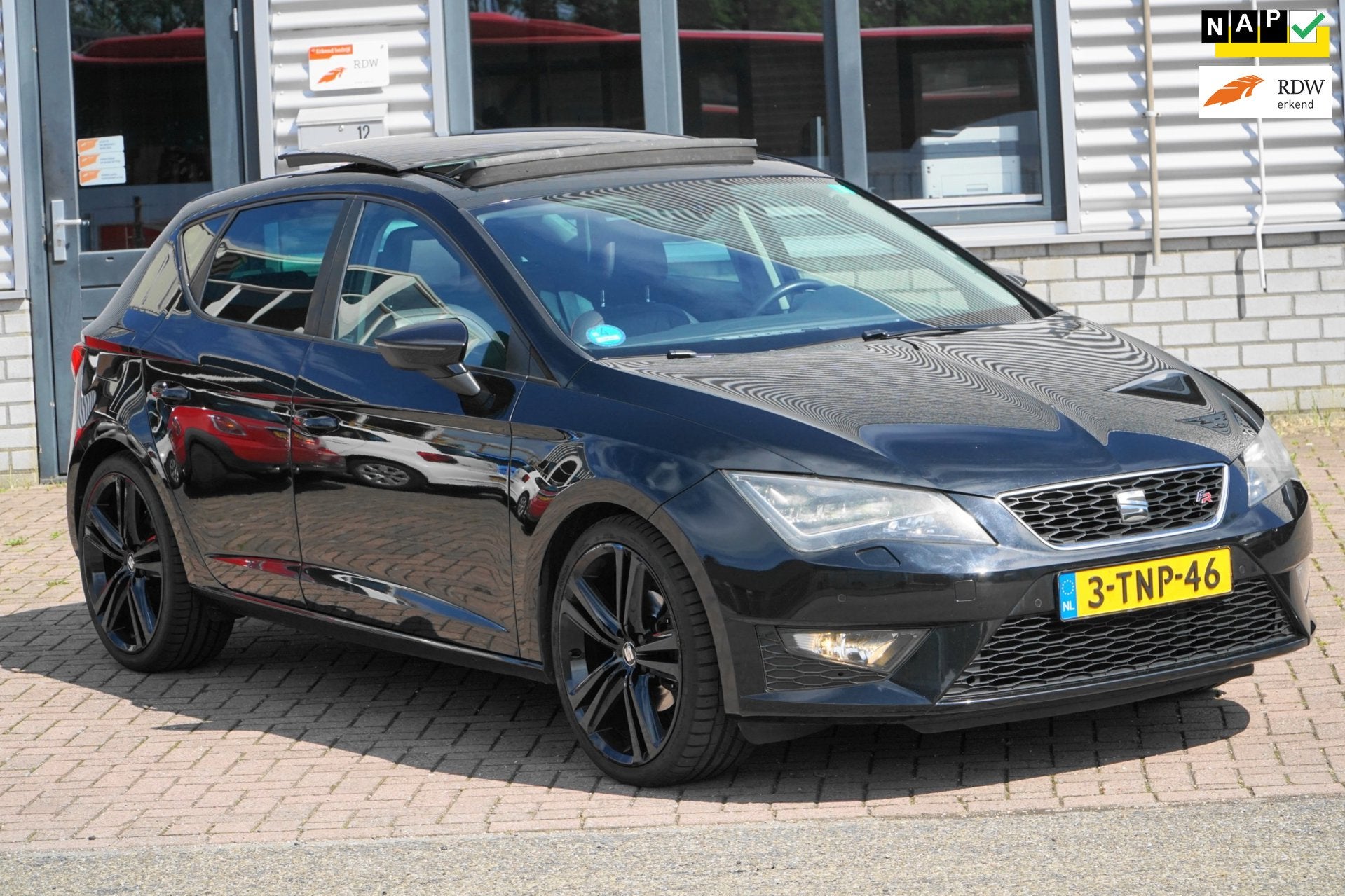Seat Leon 1.4 TSI FR Business PANO NAVI, Voorwielaandrijving, Gebruikt, Zwart, 4 cilinders