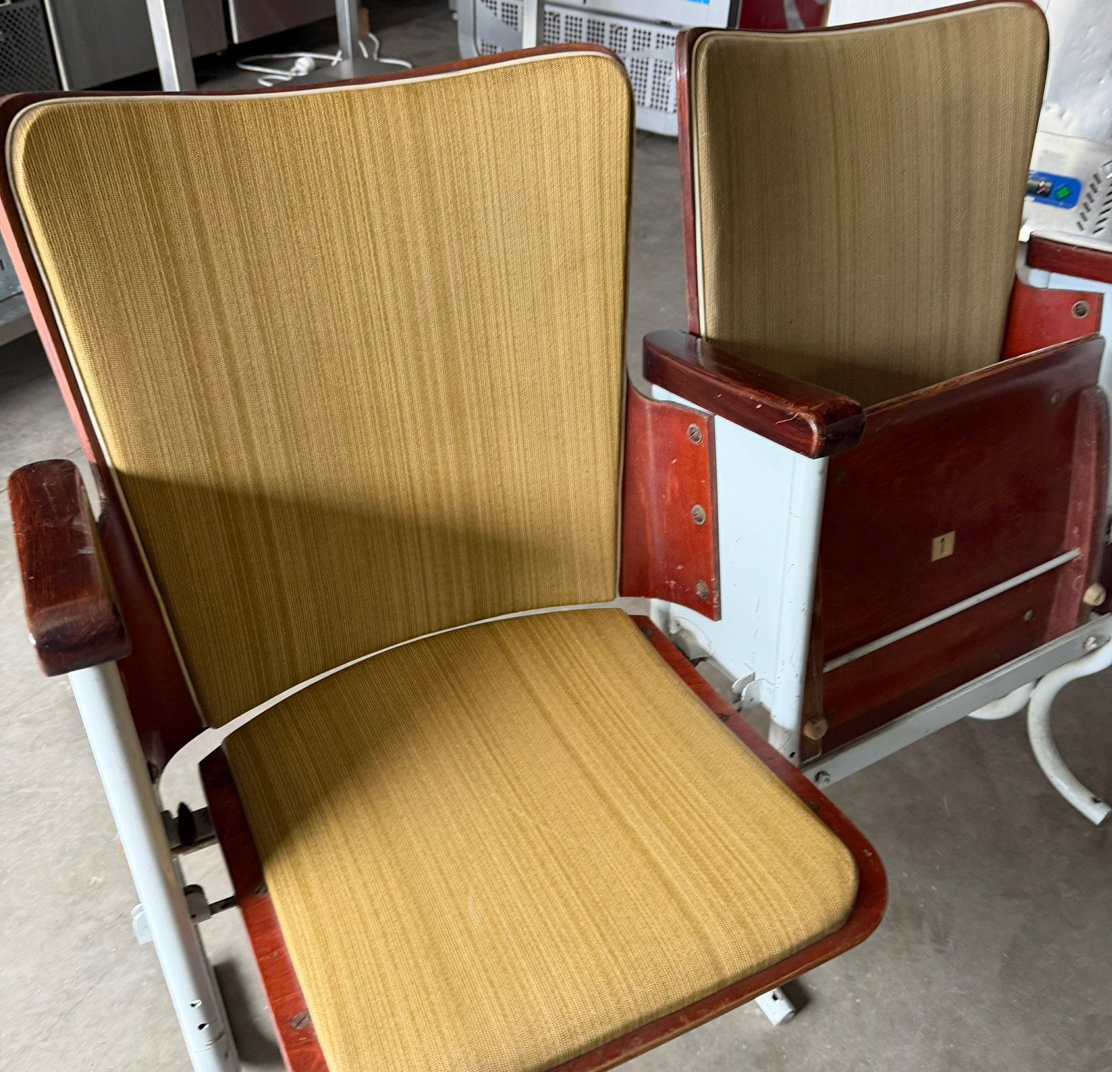 Vintage Bioscoopstoelen / Theaterstoelen – Set van 2, Antiek en Kunst, Ophalen