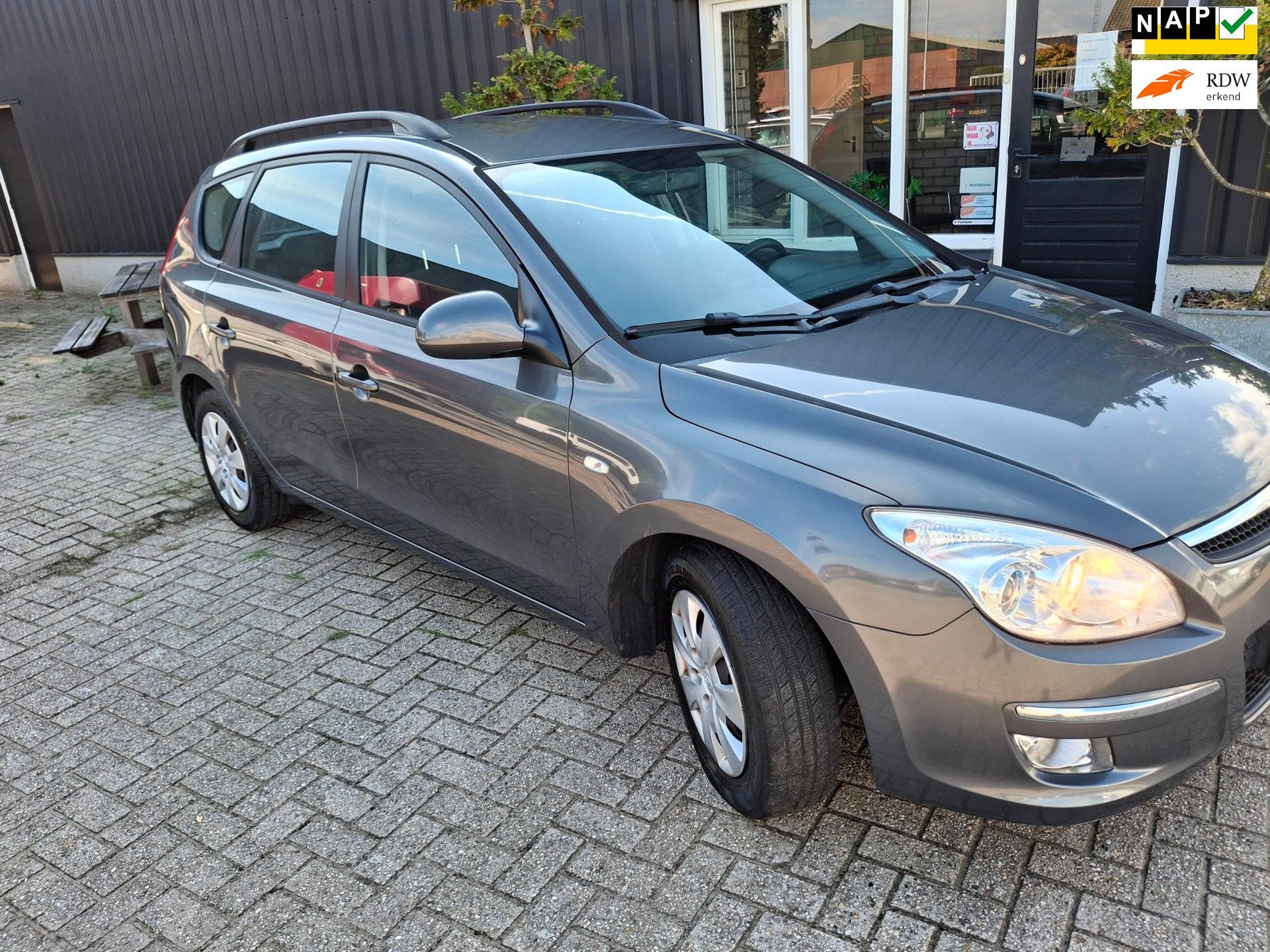 Hyundai I30 CW 1.6i Dynamic NIEUWE APK, Auto's, Gebruikt, 4 cilinders, Origineel Nederlands, Handgeschakeld