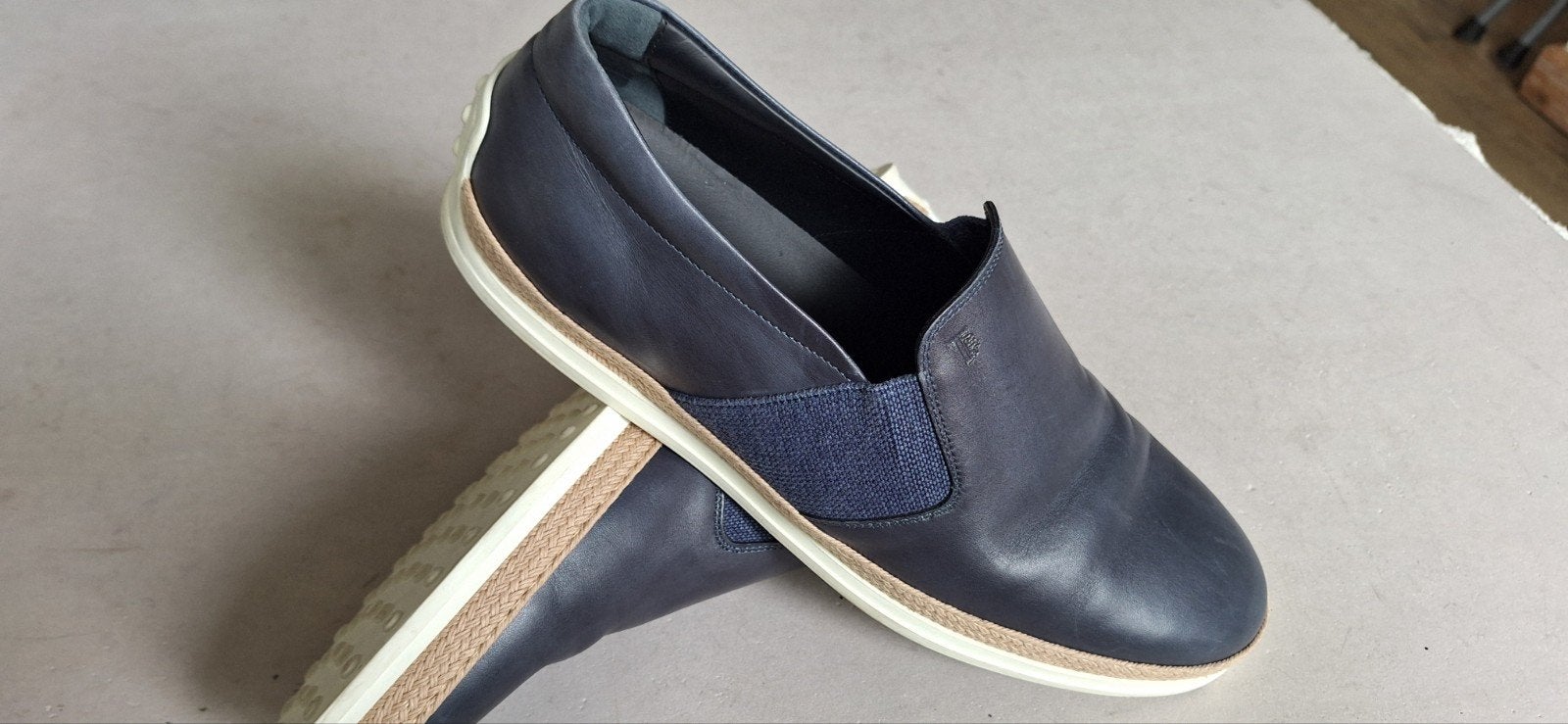 Z.g.a.n sportieve Tods schoenen loafers maat 44.5.    10, Blauw, Overige typen, Zo goed als nieuw, Ophalen of Verzenden