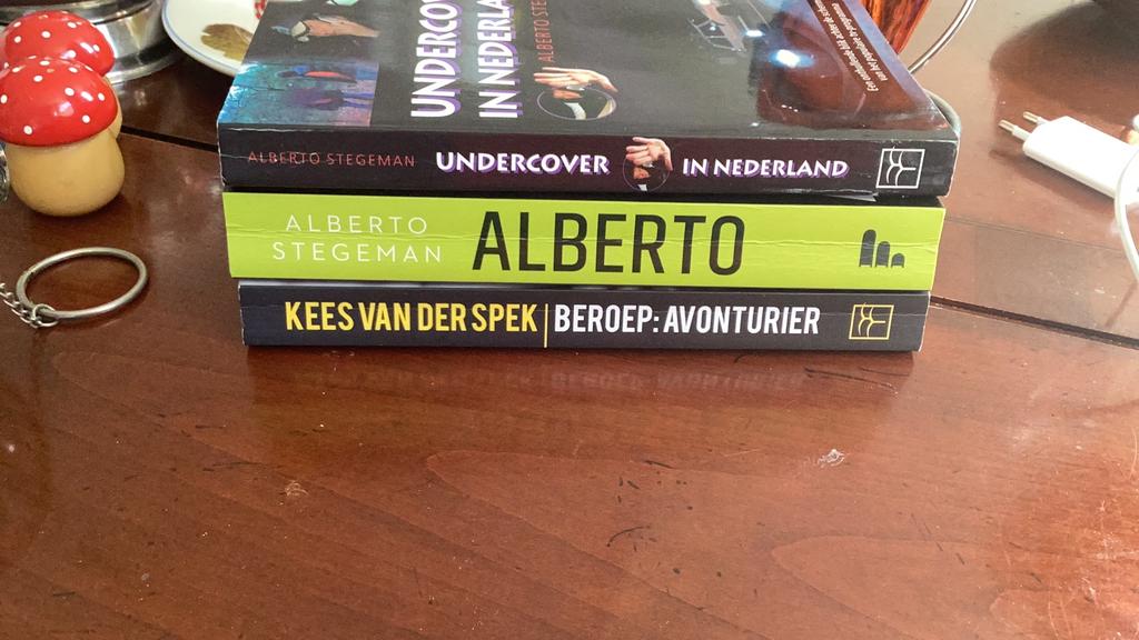 Kees van der Spek en Alberto Stegeman twee boeken, Boeken, Ophalen of Verzenden, Zo goed als nieuw, Tv-serie
