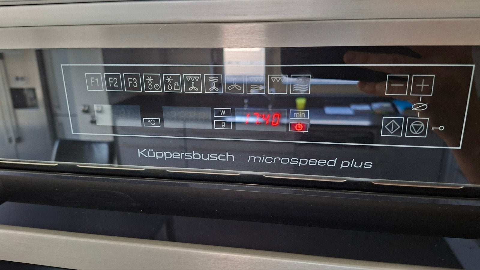 Foto 6 van Moderne keuken met hoogwaardige inbouwapparatuur