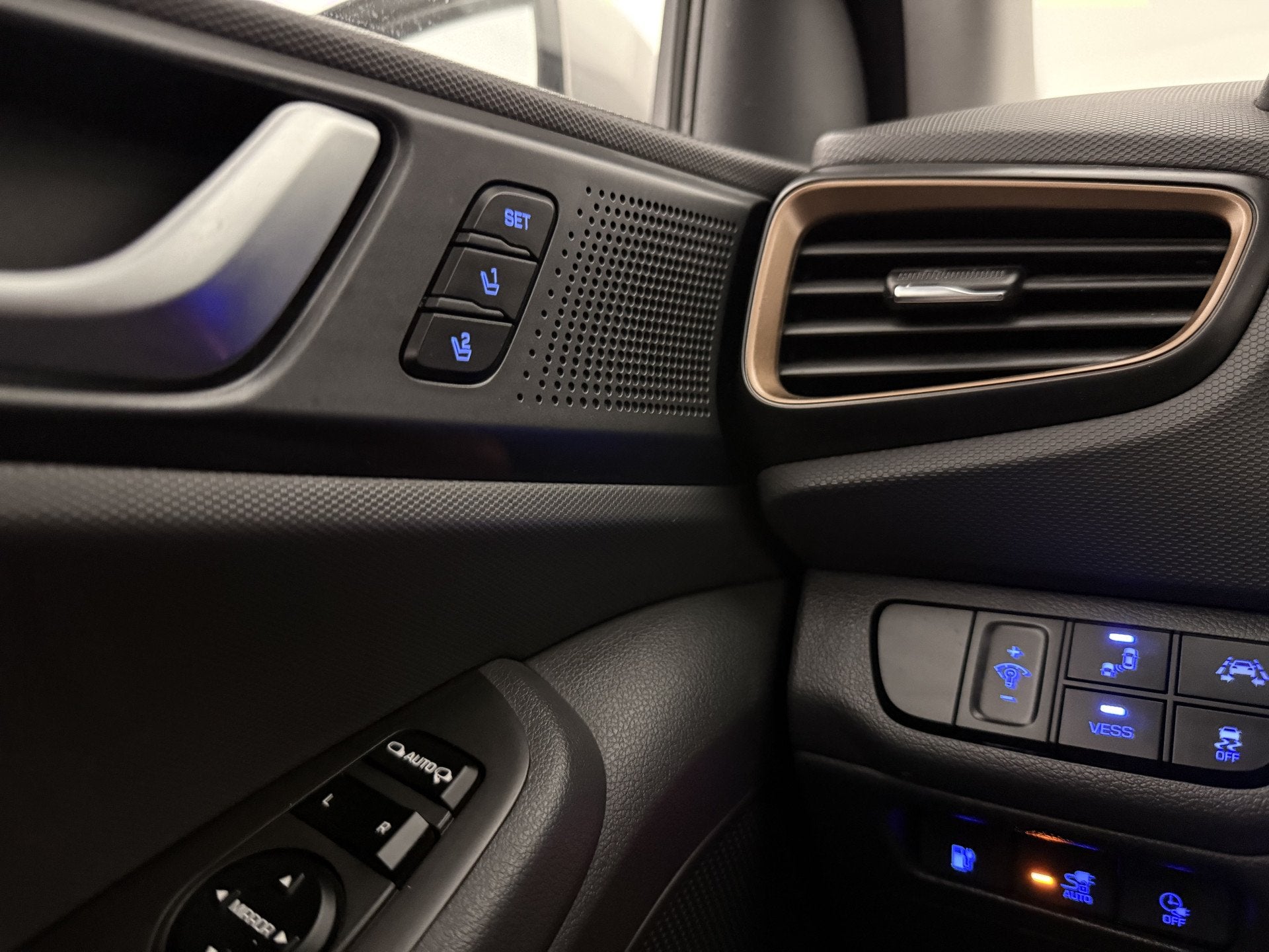 Foto 34 van Hyundai IONIQ Premium EV | Snelladen | SOH 87% | Pano | Stoe