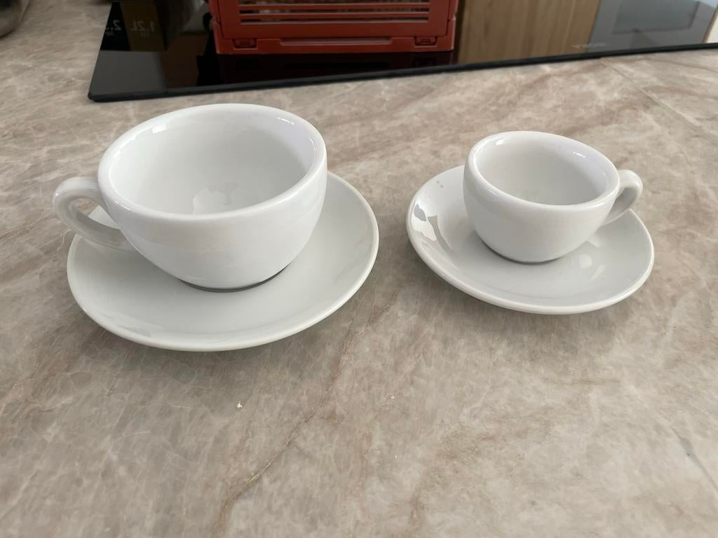 IPA MILANO Espresso & Cappuccino kopjes met schotels, Huis en Inrichting, Keuken | Servies, Ophalen of Verzenden, Nieuw, Porselein