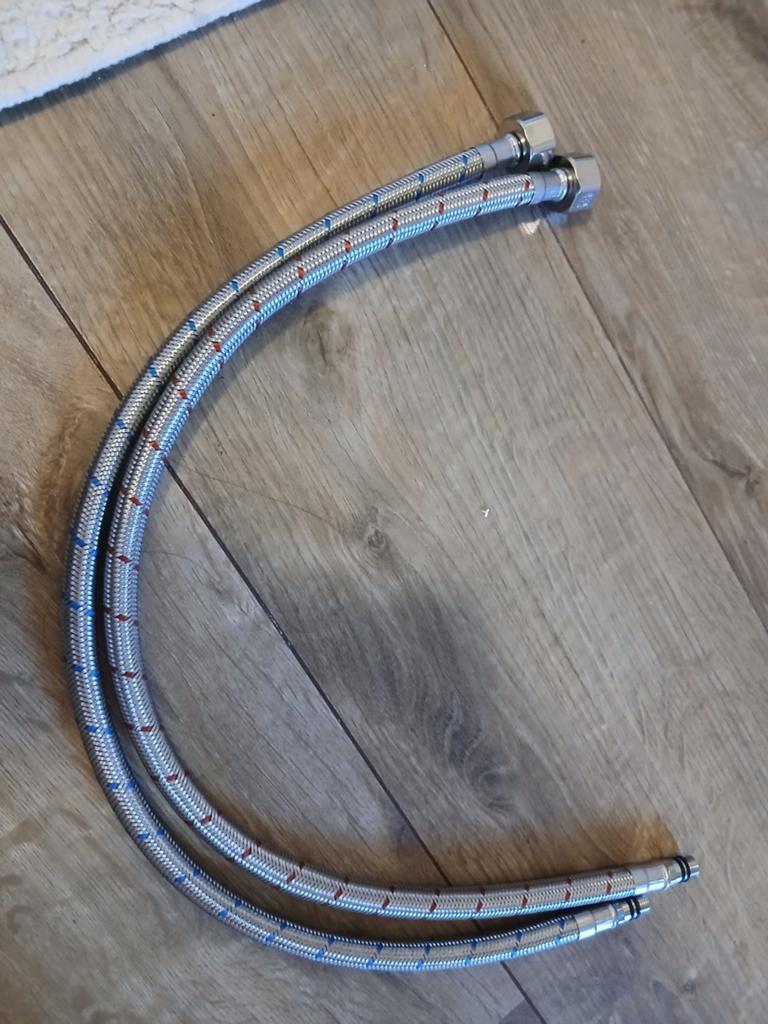 2x nieuwe Flexibele Slangen Koud/Warm G1/2" - M10x1 Draad, Doe-het-zelf en Verbouw, Sanitair, Ophalen of Verzenden, Nieuw, Rvs