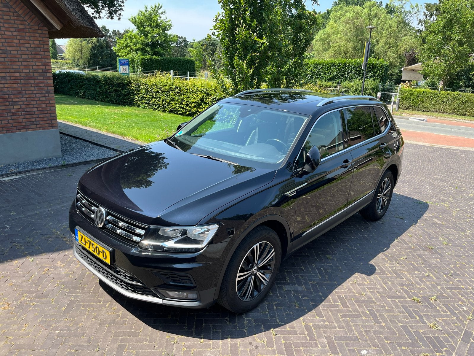 VW Tiguan Allspace 7P 1.5 TSI DSG/Virtual cockpit/Pano/Leer, Zwart, 7 stoelen, Zwart, Particulier