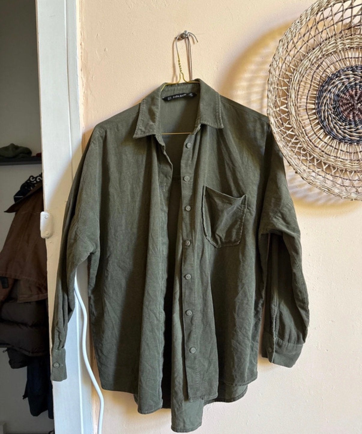 Zara Basic Groen Corduroy Overhemd Maat M, Kleding | Dames, T-shirts, Zo goed als nieuw, Maat 38/40 (M), Groen, Lange mouw, Ophalen of Verzenden