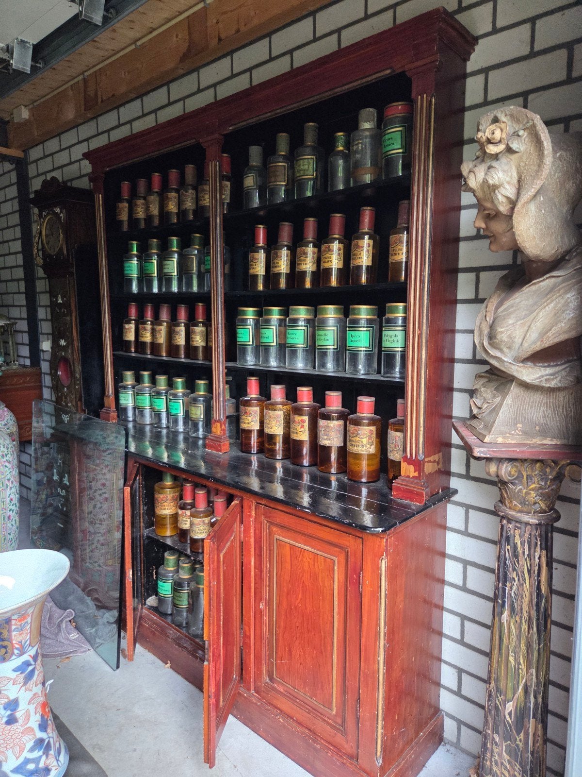 Zeer mooie antieke decoratieve apothekerskast, Ophalen