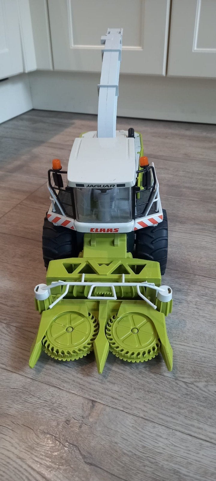 Bruder Claas Jaguar 900 hakselaar - zij klep mist, Ophalen, Gebruikt