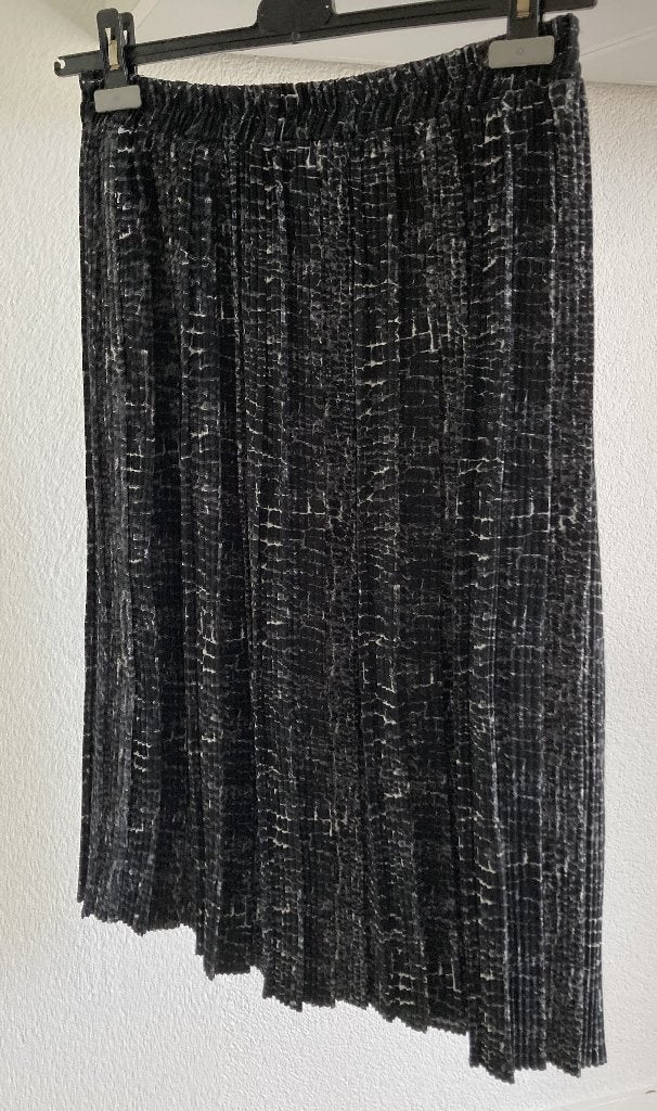 mooie comfort rok plooirok mt XL 42 in grafisch dessin zgan, Meerkleurig, Maat 42/44 (L), Ophalen of Verzenden, Zo goed als nieuw