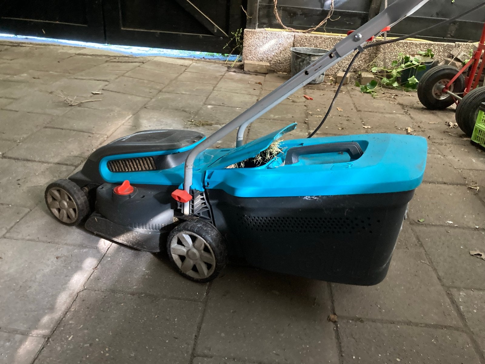 Gardena Accu-grasmaaier 40V met opvangbak, Cirkelmaaier, Gebruikt, Accu-grasmaaier, Ophalen of Verzenden