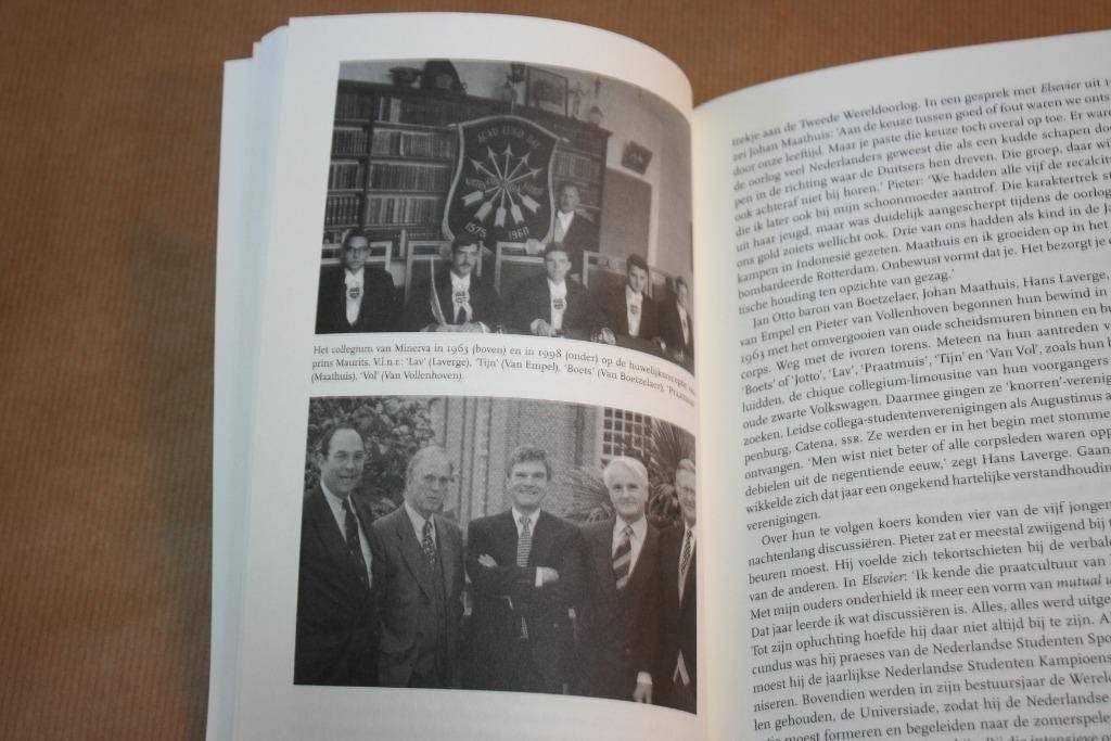 Pieter van Vollenhoven Burger aan het Hof - Dorine Hermans, Boeken, Ophalen of Verzenden, Gelezen