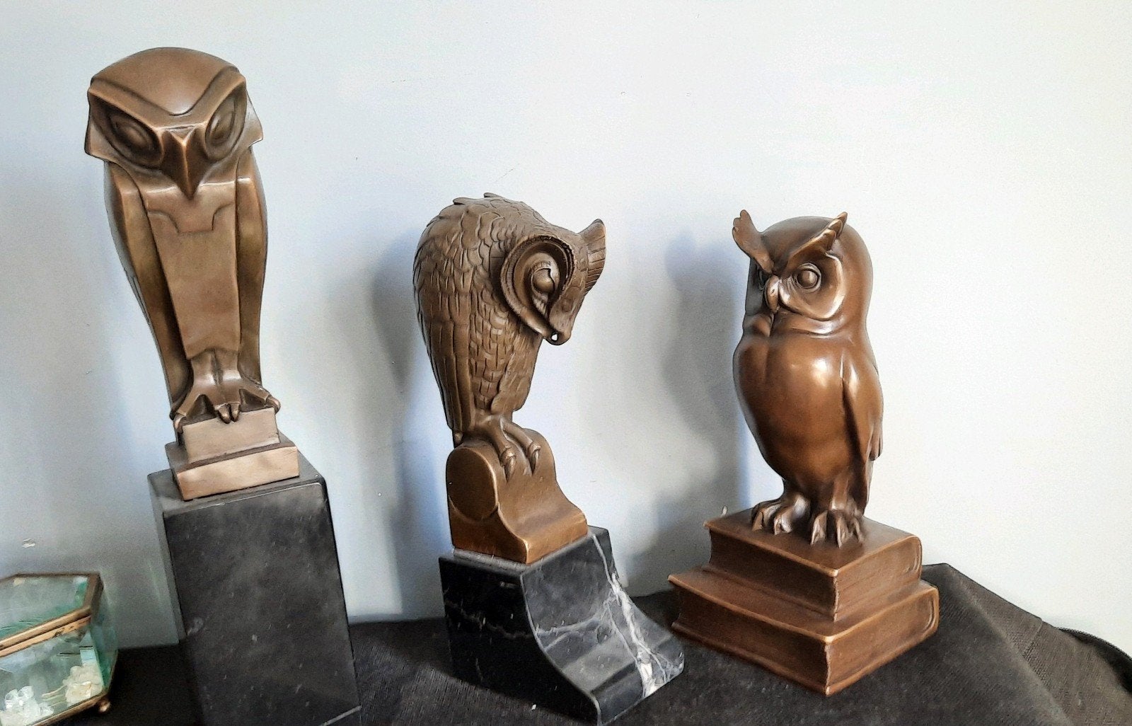 Set van 3 bronzen uilenbeelden op marmeren sokkel, Gepatineerd, Ophalen of Verzenden, 20 - 50 cm, Beeld